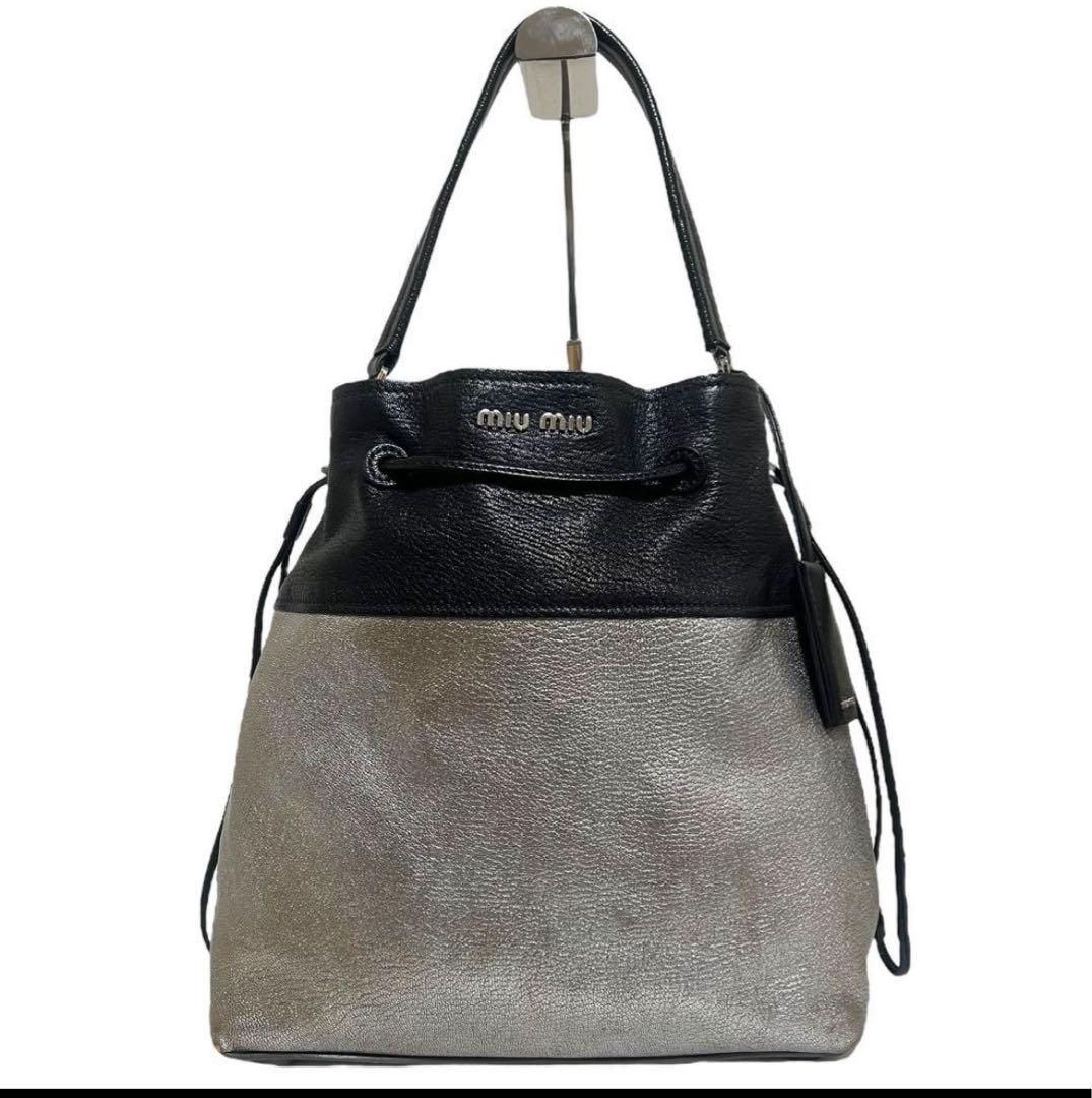 miu miu ハンドバッグ 巾着 レザー ブラック シルバー 肩掛け チャーム 楽天市場】【美品】MIU MIU ミュウミュウ 巾着 ショルダーバッグ