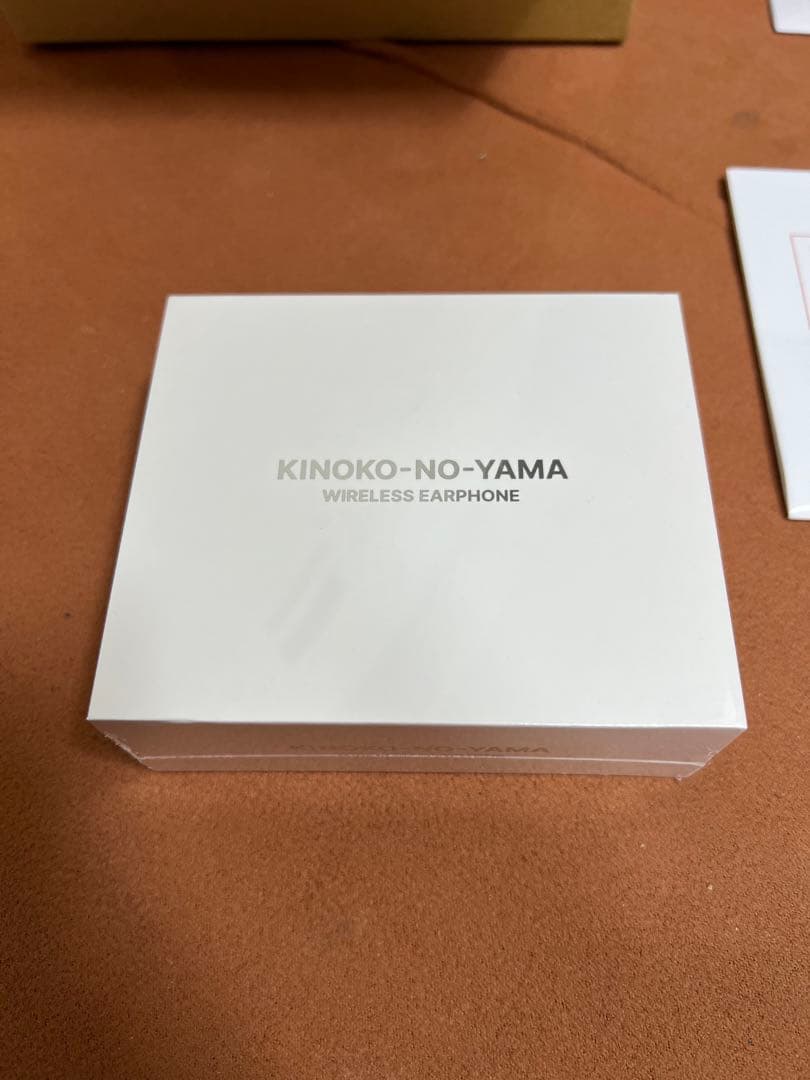 限定3,500台 明治 きのこの山ワイヤレスイヤホン Makuake - メルカリ