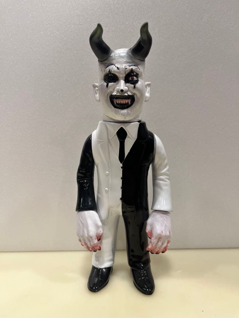 キムラトイ DEMON & THE BEAST HEAD SWAP × SUIT - メルカリ