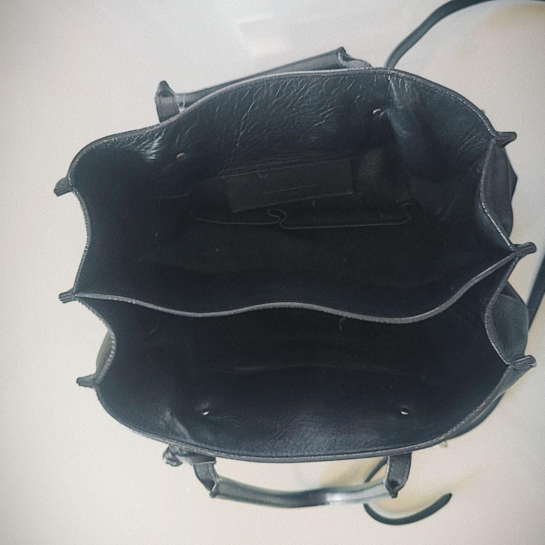 BALENCIAGA ブラック ダブルポケット レザー ショルダーバッグ - メルカリ