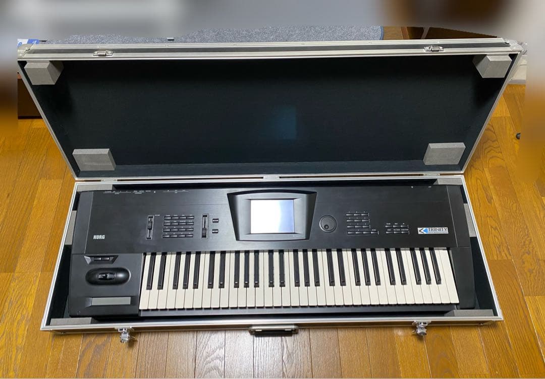 KORG TRINITY（トリニティ） ハードケース付 61鍵 ブラック - メルカリ