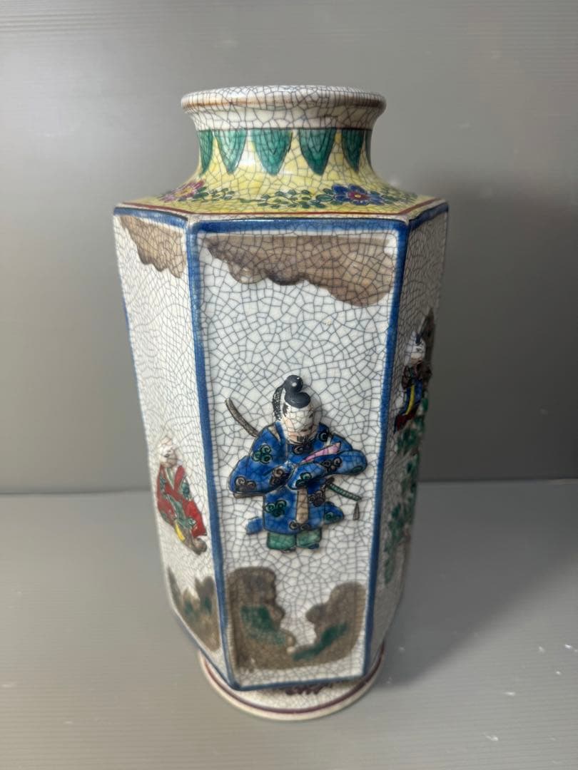 2610 希少 九谷焼 古九谷 ヒビ焼六歌仙人錦工入 六角花瓶 時代物