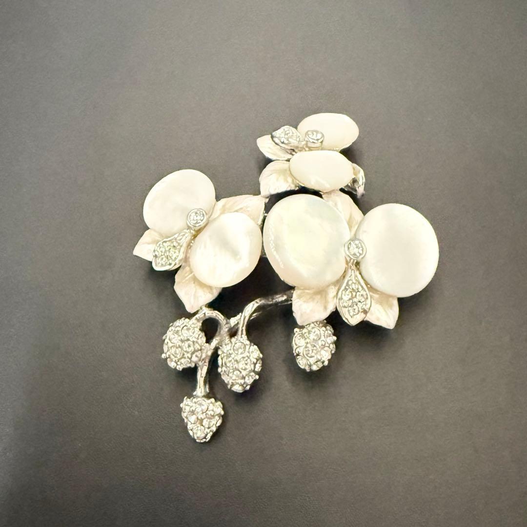 超希少✨未使用保管 ヴァンドームブティック ブローチ 胡蝶蘭 白蝶貝