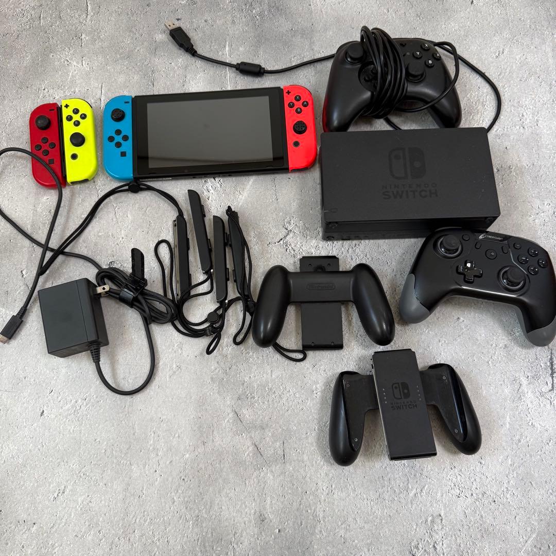 Nintendo Switch 赤/青 本体 Joy-Con セット　スイッチ Nintendo Switch Console, Neon Blue and Neon Red Joy Con Bundle, JP