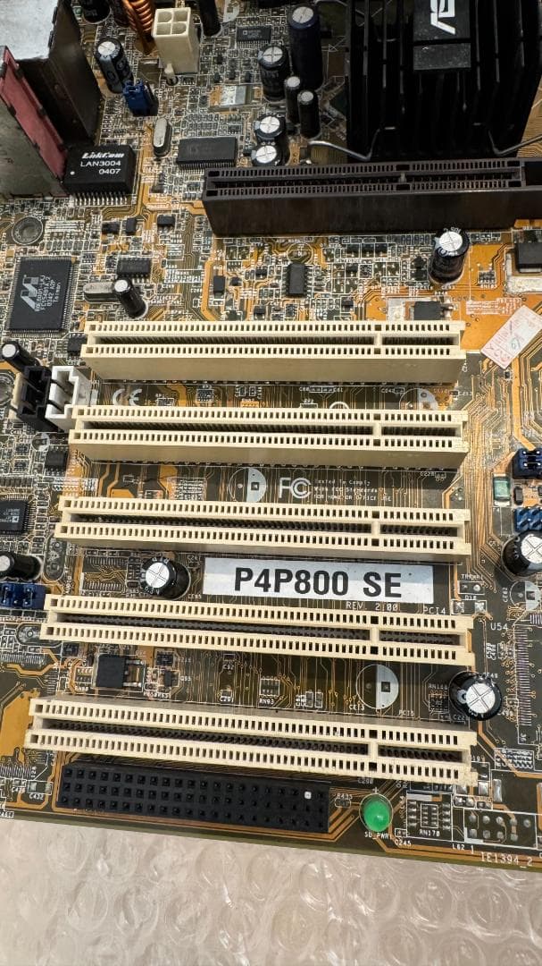 完動良品】P4P800 SEとPentium 4 CPU、DDRメモリ