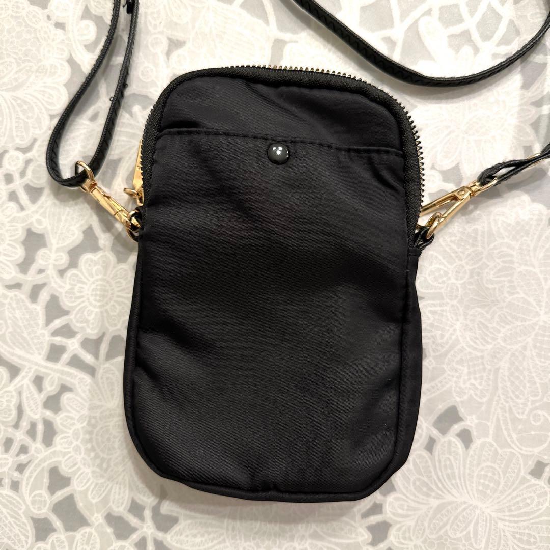 PRADA ノベルティ スマホショルダー - メルカリ