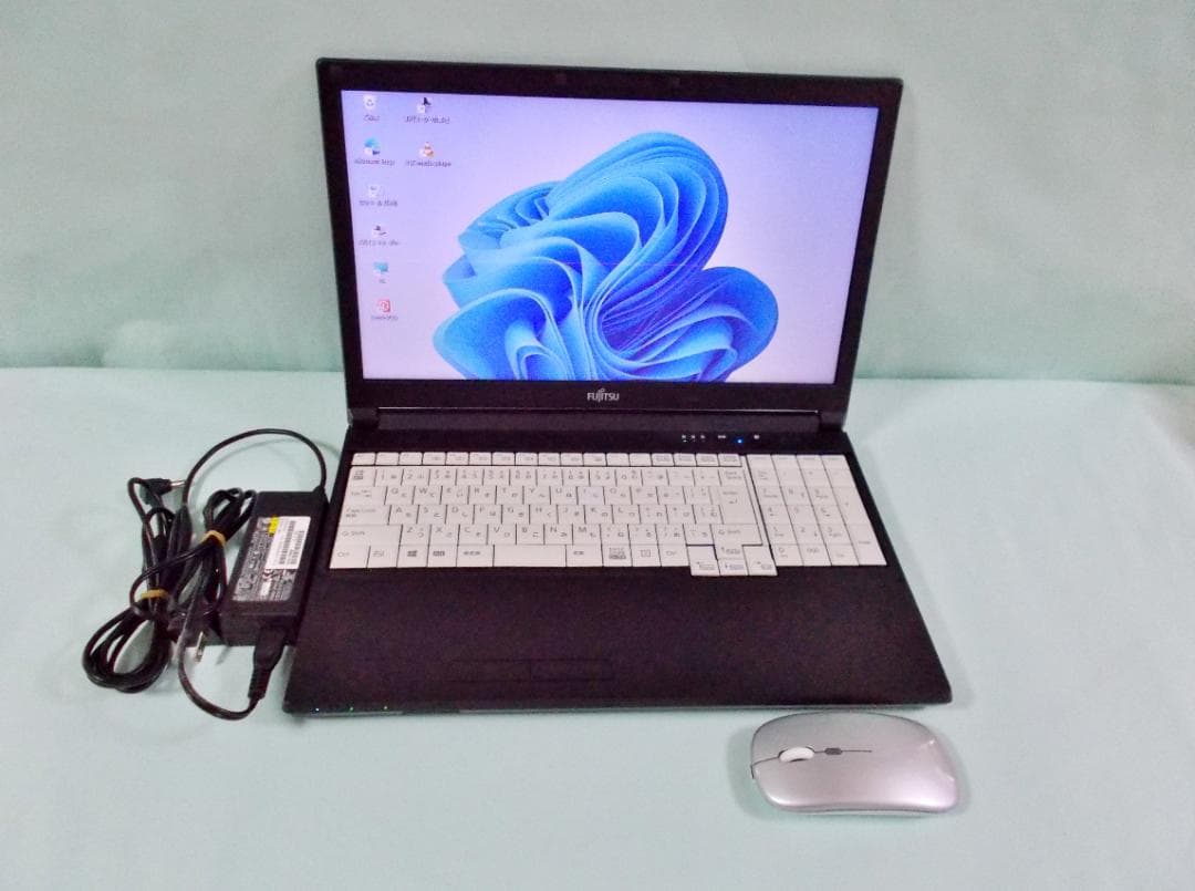 富士通　ノートパソコン　Lifebook A576/p 富士通 【即納パソコン】 LIFEBOOK A576/P(SSD新品) ※テンキー付