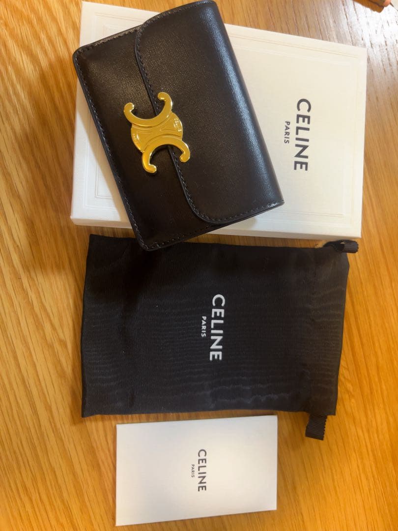 CELINE セリーヌ トリオンフ カードケース 現行品 ブラック　新品 CELINE (セリーヌ) トリオンフ カーフスキン カードケース
