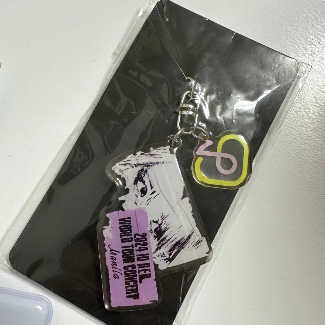 IU HEREH ワールドツアー マニラ コンサート 入場特典買う