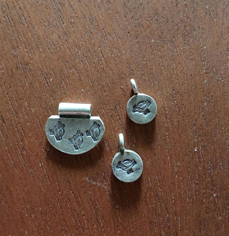 カレンシルバー チャームトップ3ヶ - メルカリ