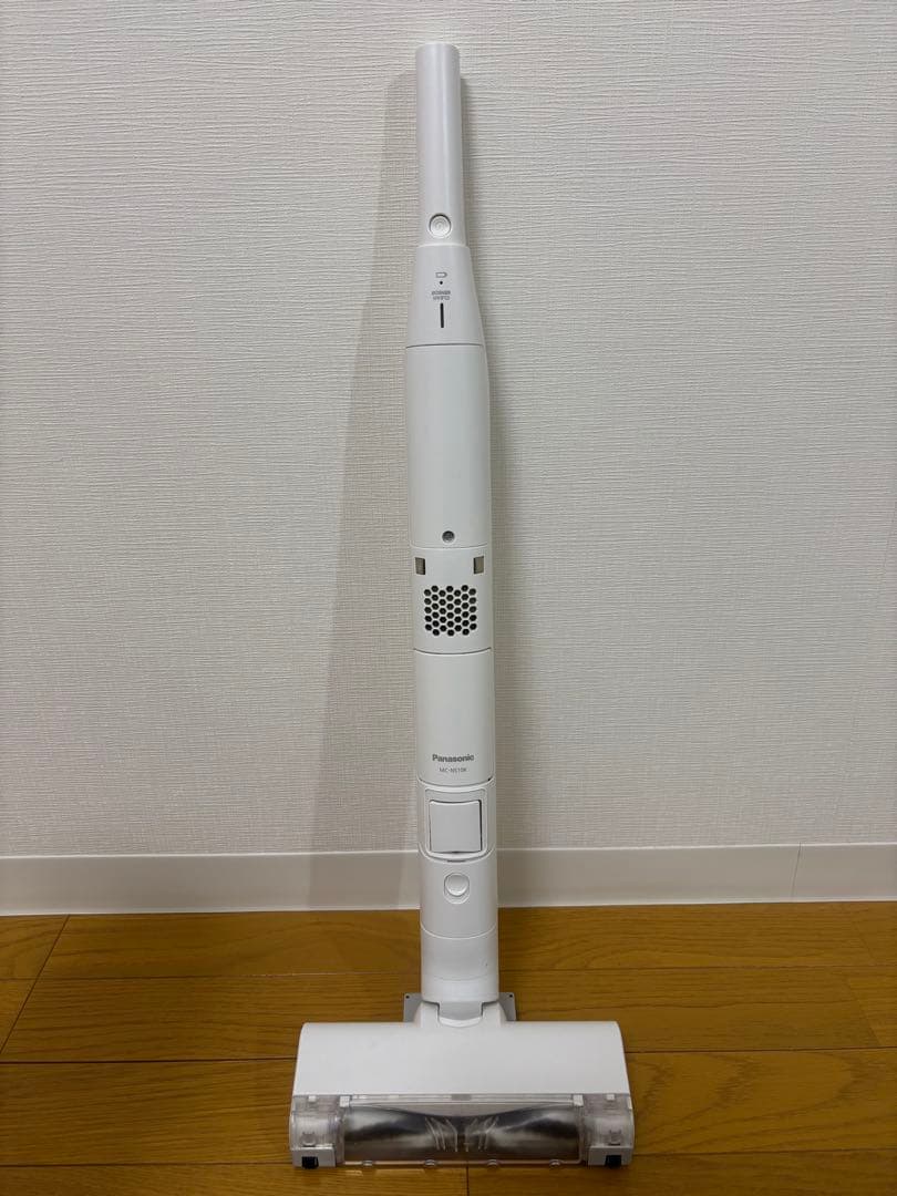 柚*猫様 【美品!!】Panasonic 充電式掃除機 MC-NS10K 202 - メルカリ