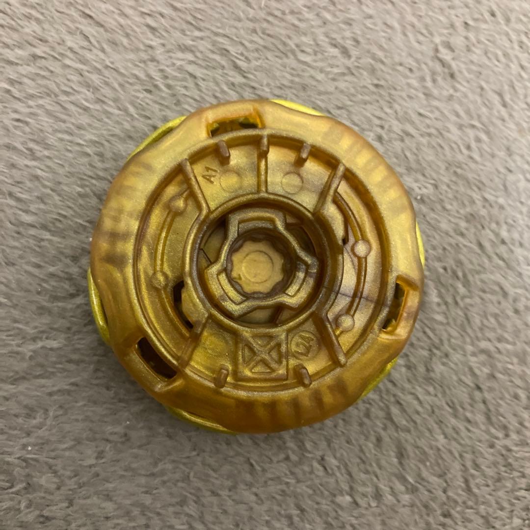 ベイブレードxペルセウスダークメタルコートゴールド開封済品 - メルカリ