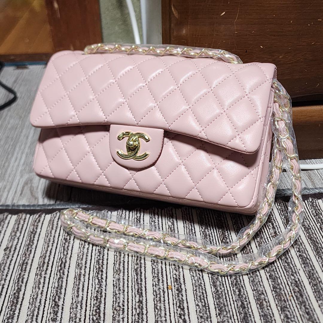 CHANEL ショルダーバッグ　キルティング　ゴールドチェーン　ノベルティ 希少新品 CHANEL シャネル ノベルティ ショルダーバッグ 斜め掛け