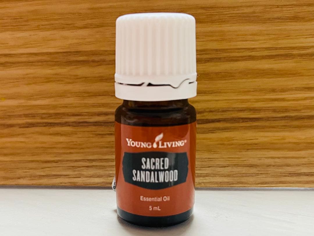 ヤングリビング　セイクリッドサンダルウッド 5mL 新品未開封　送料込み