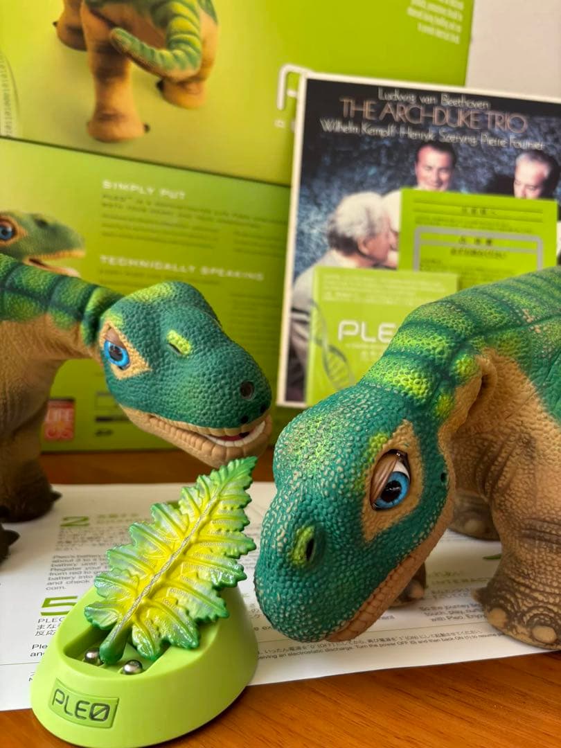 PLEO 恐竜ロボット 自動動作 PLEO-プレオの評価:人工知能搭載で成長する恐竜型ロボ｜ペットロボット
