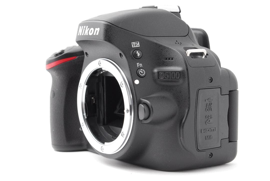 新品級ショット数】Nikon D5100 スマホ転送 ダブルレンズ 自撮り