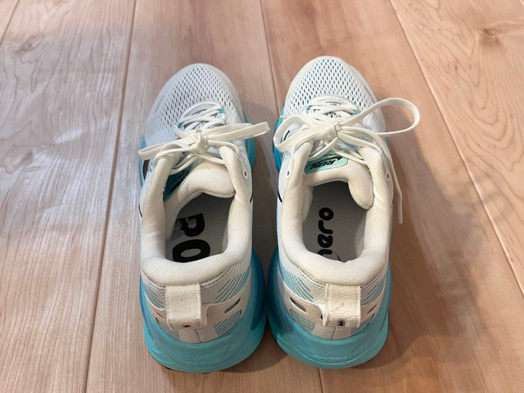 【当日または翌日発送】　ナイキ　ボメロ18　26.5cm