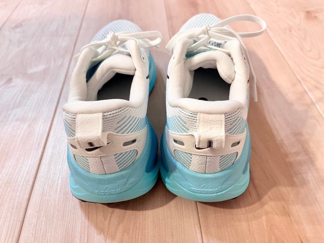 【当日または翌日発送】　ナイキ　ボメロ18　26.5cm