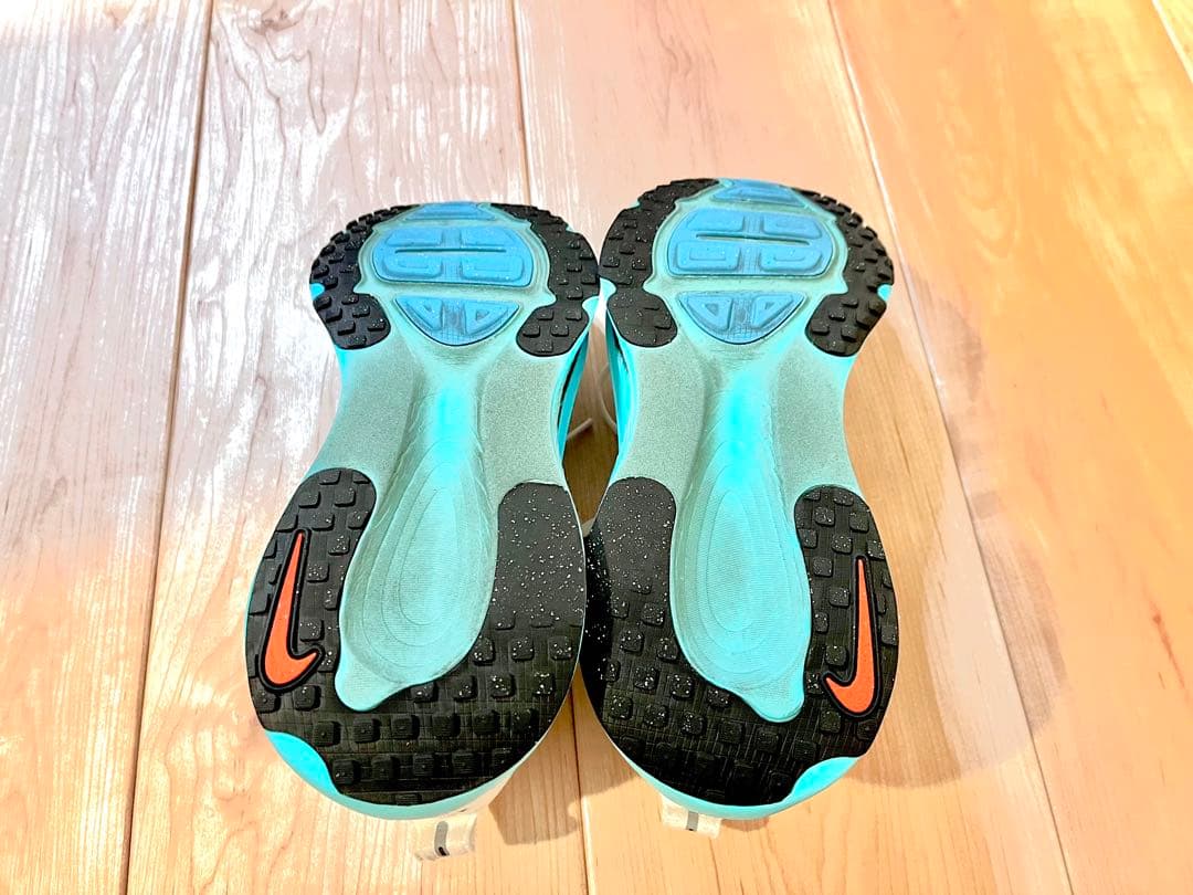 【当日または翌日発送】　ナイキ　ボメロ18　26.5cm