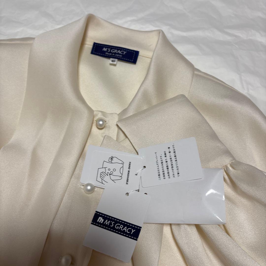 新品タグ付きエムズグレイシー（M'S GRACY）リボン付きブラウス 入学式