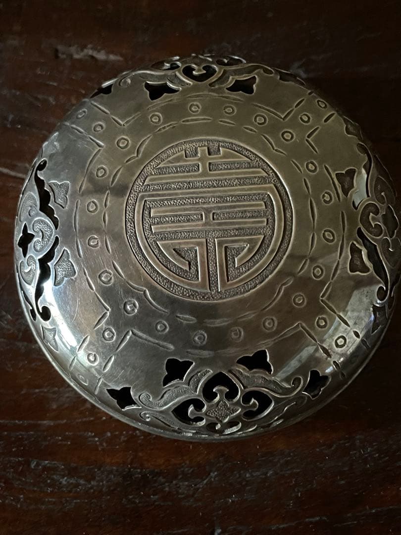 清風与平の白磁耳付香炉 純銀火屋は秦蔵六 直し有 - メルカリ