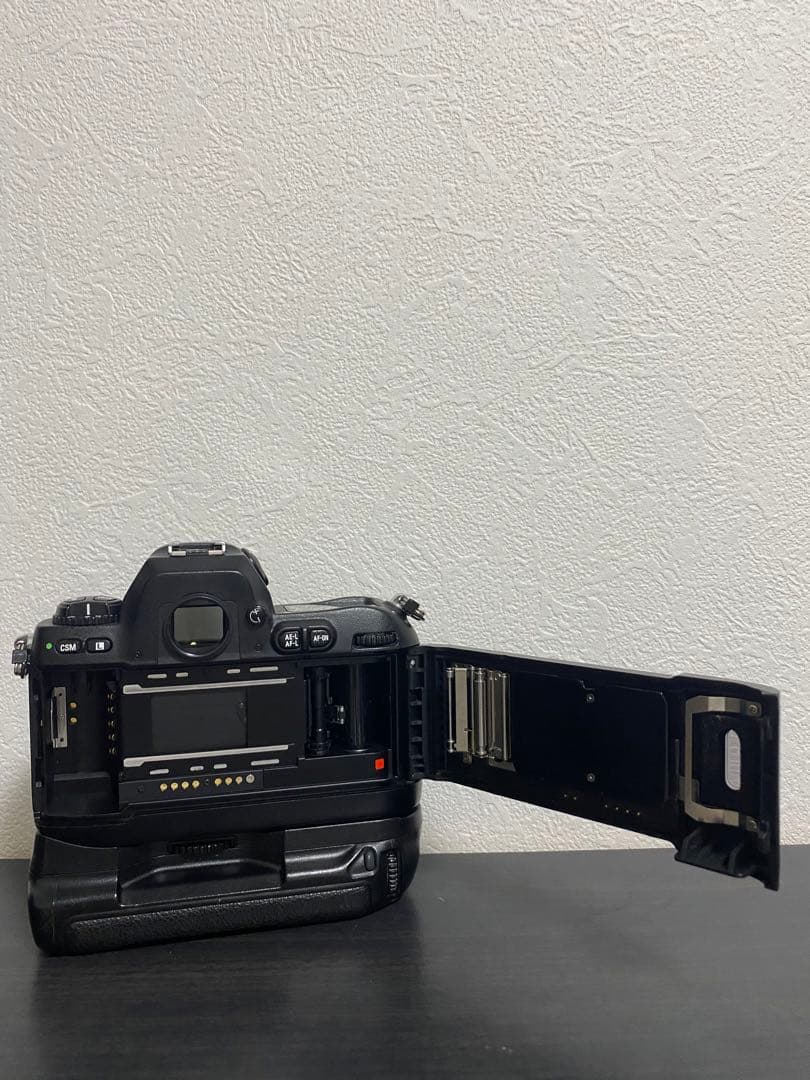 Nikon F100フィルムカメラ グリップ付き | 激安通販のイーサプライ
