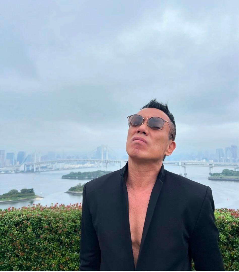 長渕剛　着用　ゴールドフレーム ラウンド　サングラス 長渕 長渕剛、04年桜島＆15年富士山麓のオールナイト・ライブ含むライブ映像