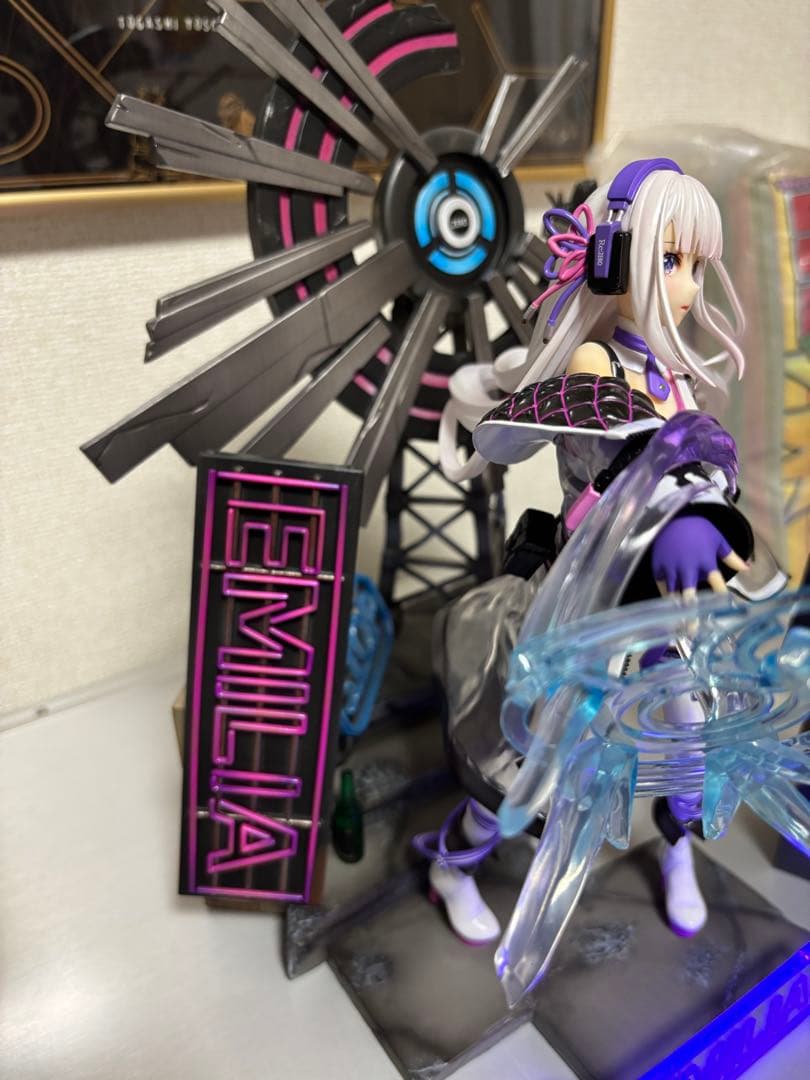 リゼロ　エミリア、ラム、レム　-Neon City Ver.-フィギュア