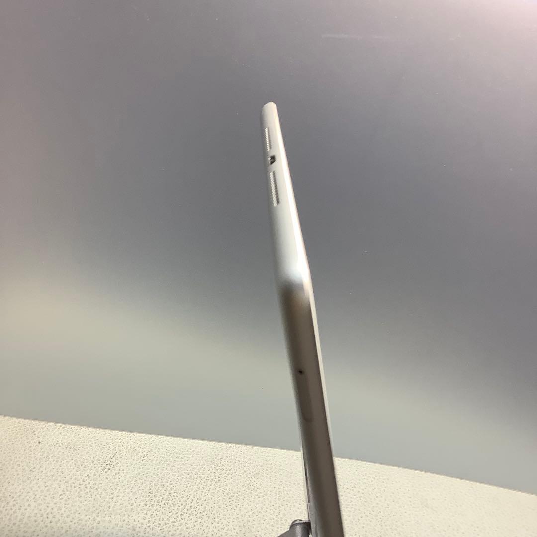 iPad 第7世代32G wifi+sim AU バッテリー100％1回