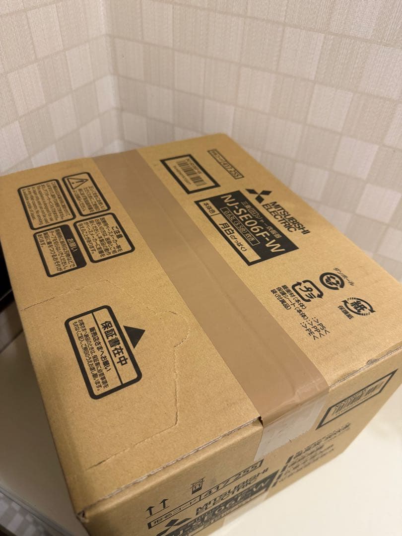 MITSUBISHI ELECTRIC NJ-SE06F-W 炊飯器 0.63L