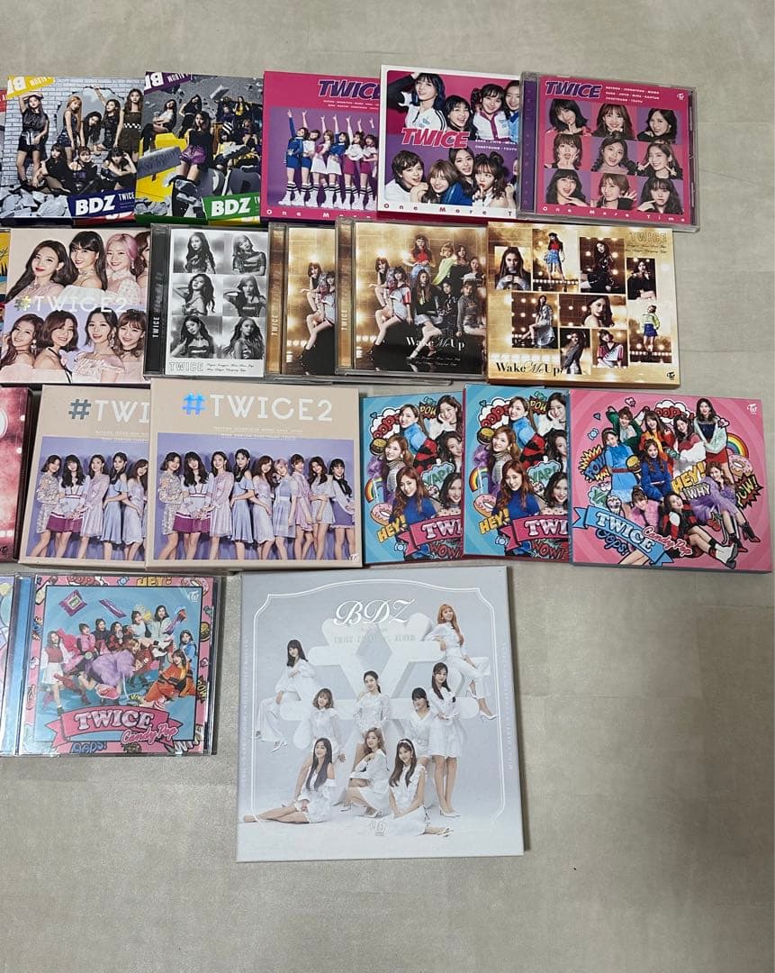 twice グッズ バラ売り 即購入× - メルカリ