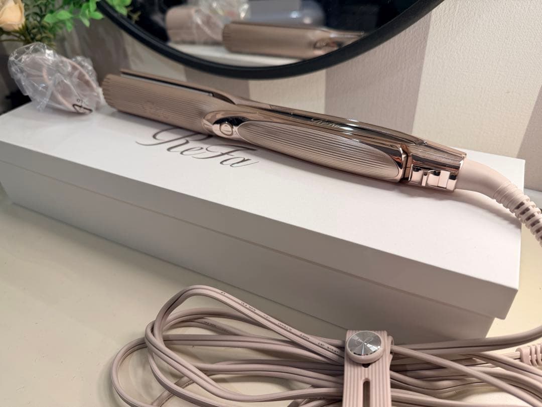 最新ReFa ストレートヘアアイロン シャンパングージュ　ピンク ReFaストレートヘアアイロンに新色ピンク - 家電 Watch