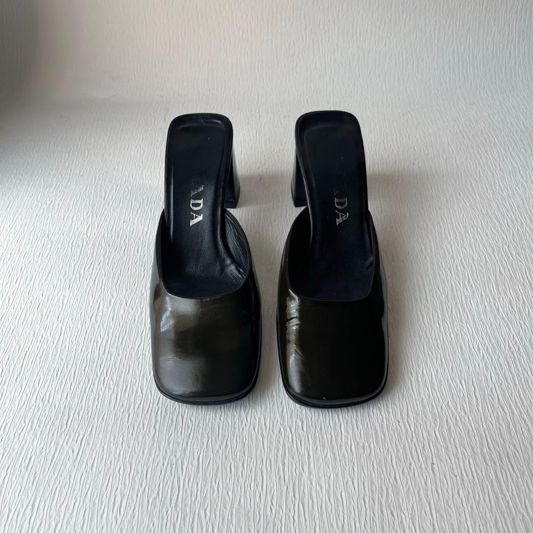 プラダ PRADA エナメル スクエアトゥミュール イタリア製 35 - メルカリ