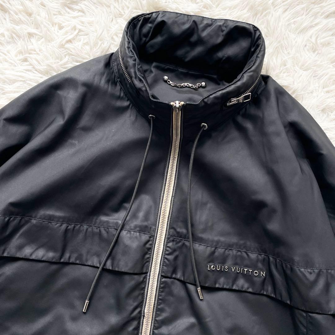 XLサイズ ルイヴィトン ナイロンジャケット 立体メタルロゴ 収納フード