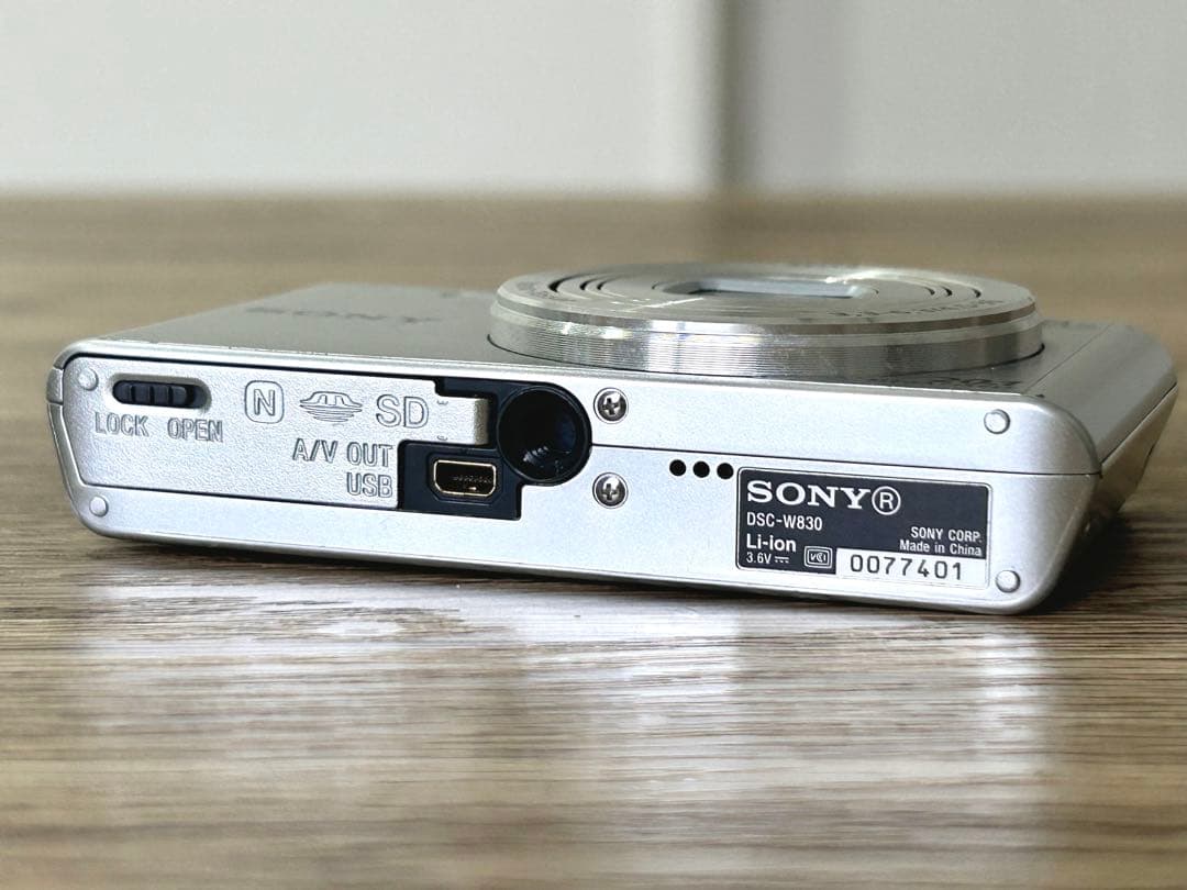 デジタルカメラ SONY Cyber-shot DSC-W830 20.1MP