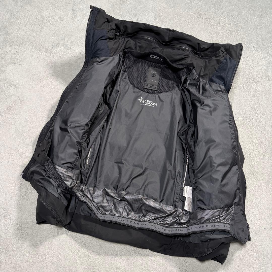 デサント 水沢ダウン マウンテニア DAMOGK30U 黒 Mサイズ ブラック