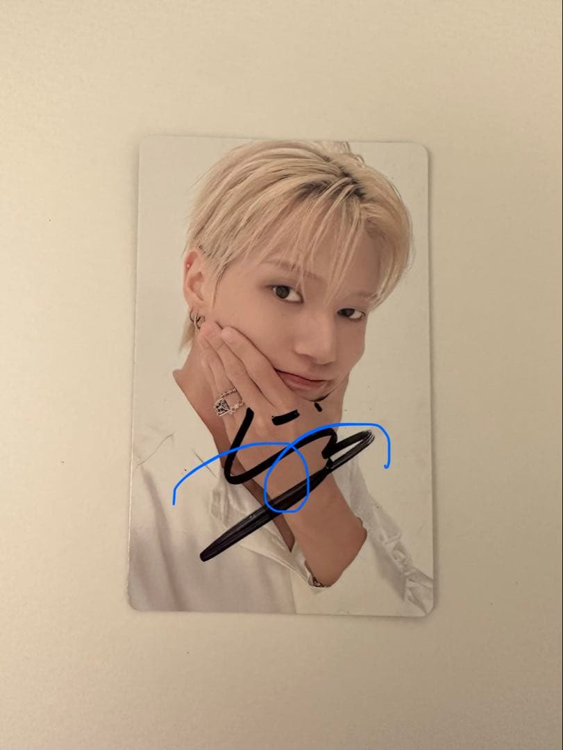 ATEEZ ウヨン アジアツアー限定グッズトレカ サイン入り - メルカリ