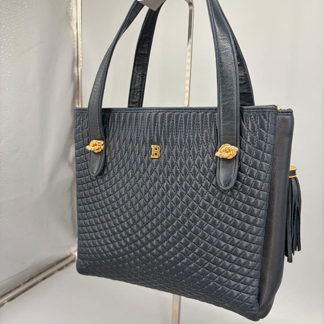 バリー ハンドバッグ キルティング レザー Bロゴ タッセル ネイビー