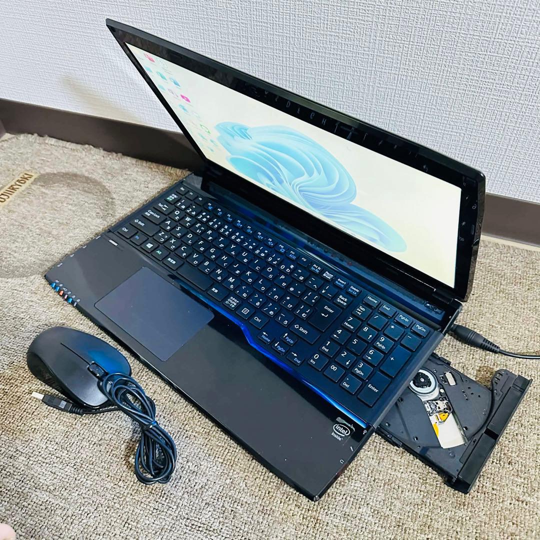 S209 富士通ノートパソコン WEBカメラSSDサクサク Windows11