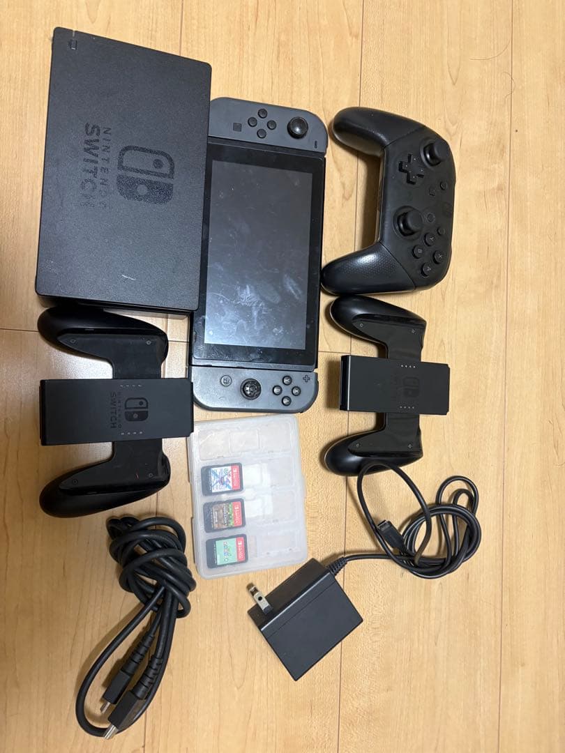 Nintendo Switch 本体 コントローラー ゲームカード付き Amazon.co.jp: 【有機elモデルに対応】スイッチ コントローラー 携帯