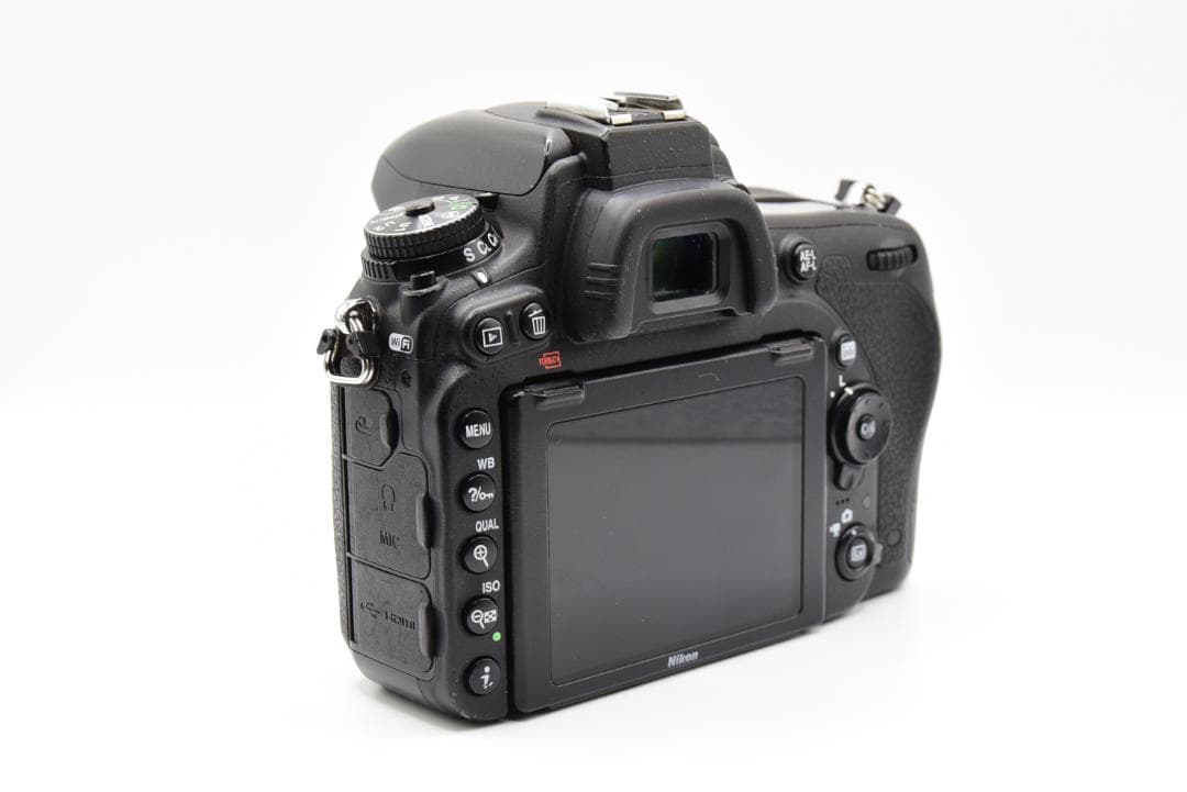 ■ 美品 ■ニコン Nikon D750 ボディ《S数65419回/元箱付き》