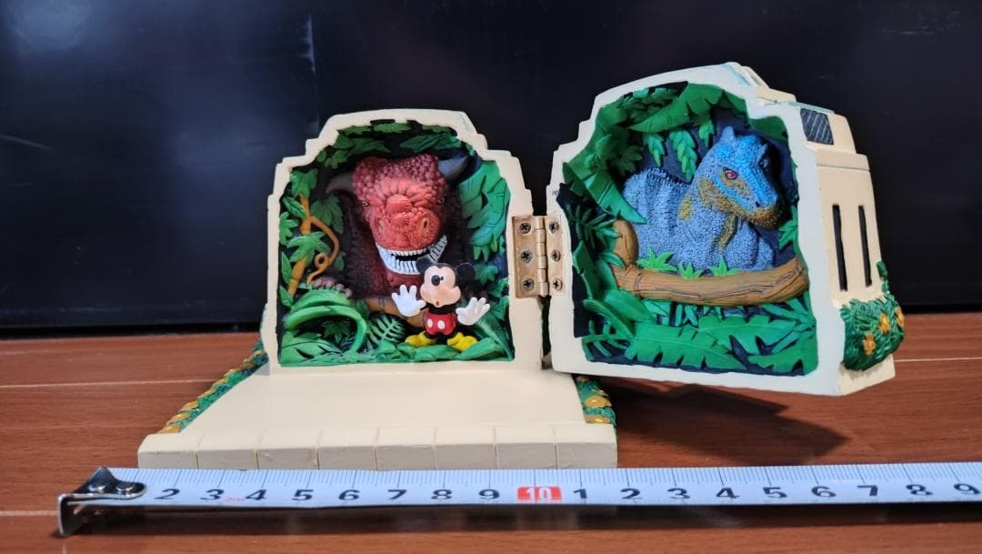 Disney World Animal Kingdom 置物 Redesigned Kilimanjaro Safaris RC Car & Figurine Set From Disney's