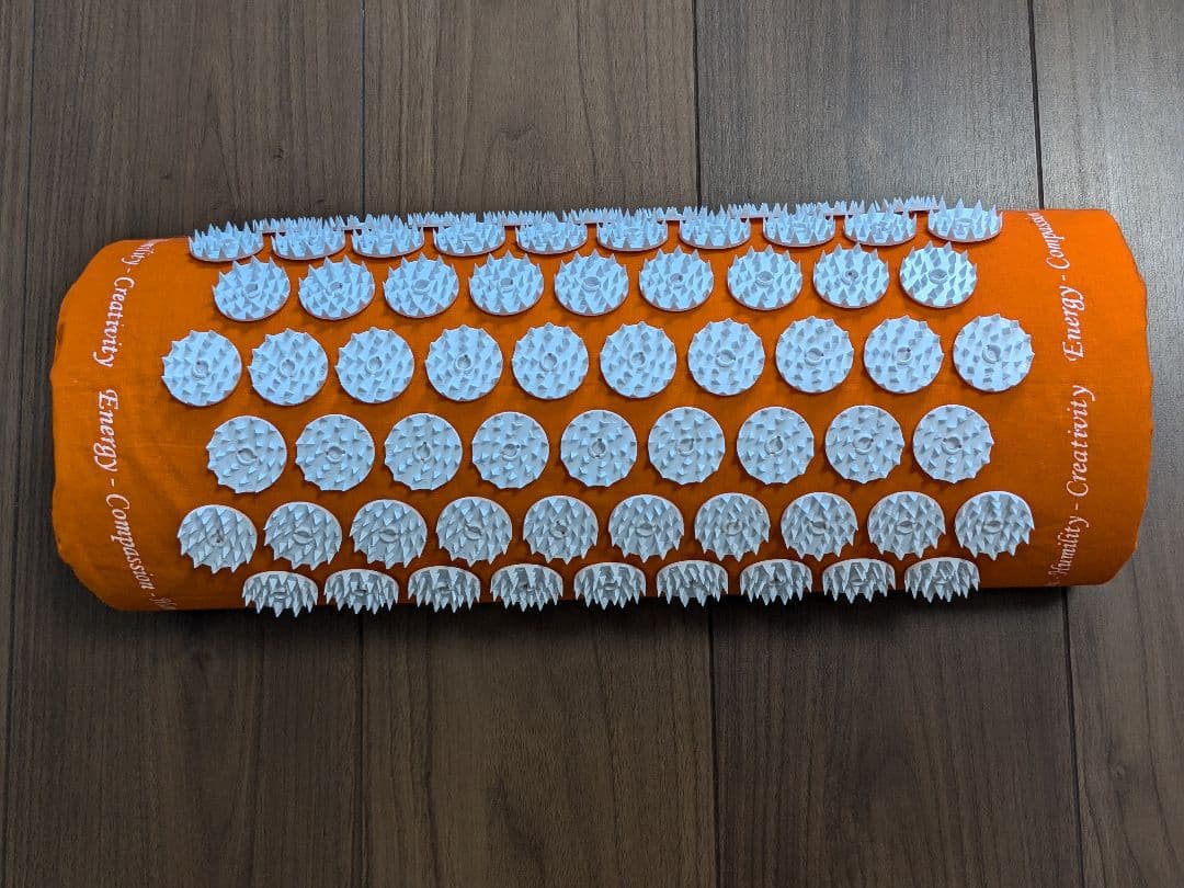 シャクティマット&枕 オレンジ【正規品・タグ付き】 - メルカリ