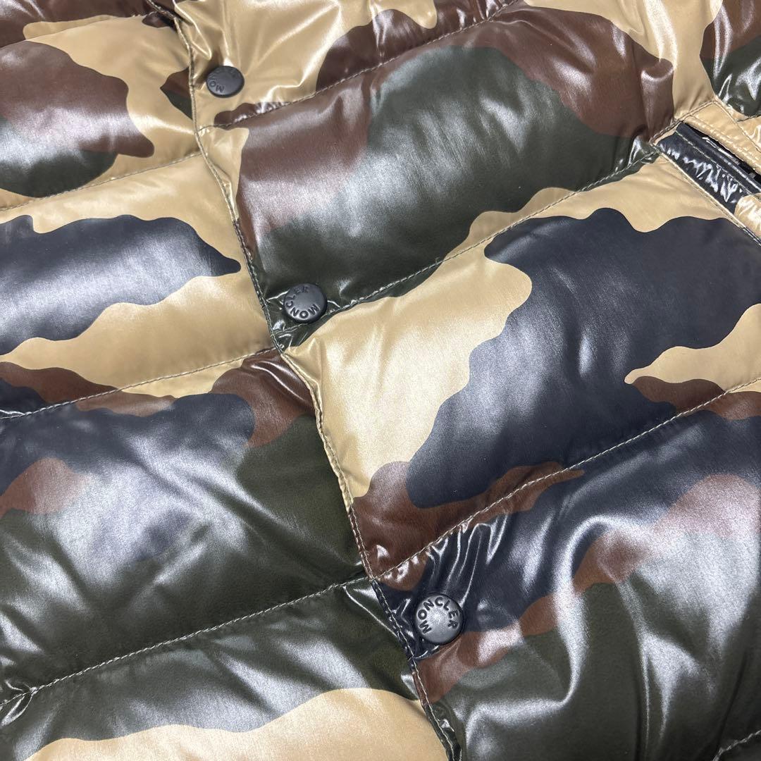 極美品 限定 モンクレール TIBET チベット 迷彩カラー ダウンベスト