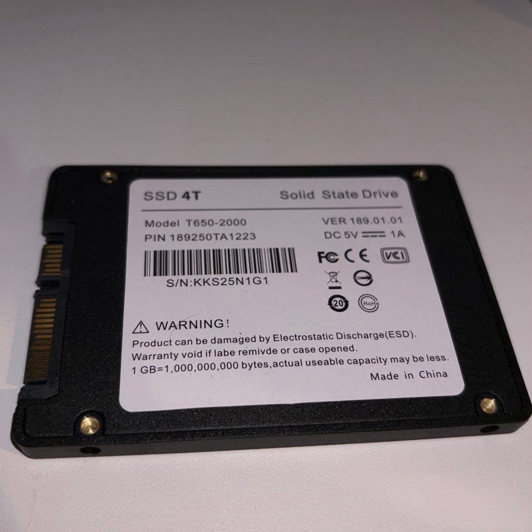 SSD 4TB 2.5インチ SATA 現状品(ジャンク扱い)
