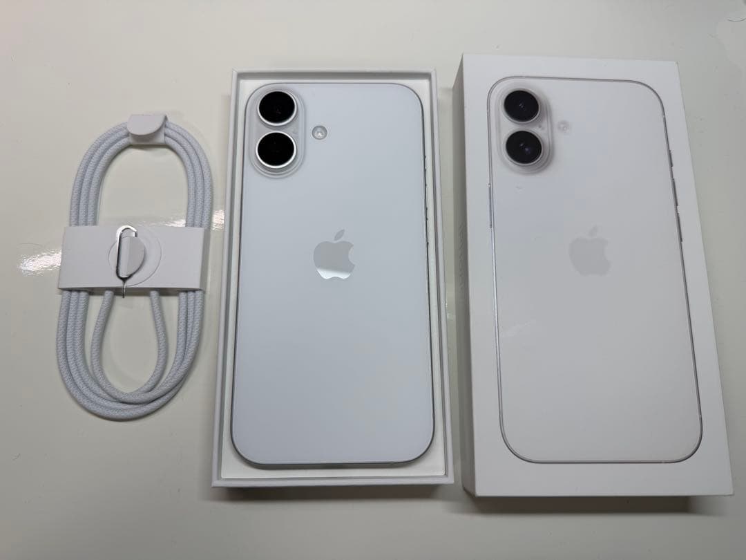 Apple iPhone 16 ホワイト 本体 バッテリー最大容量100% Amazon.com: Apple iPhone 16 Pro Max, US Version, 1TB, White