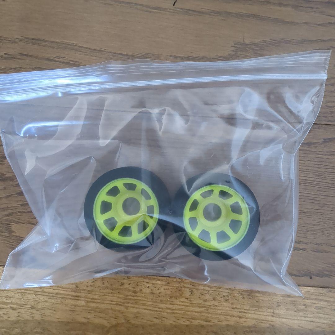 カワダ M300SR ボディ、タイヤ、オプションパーツ付き