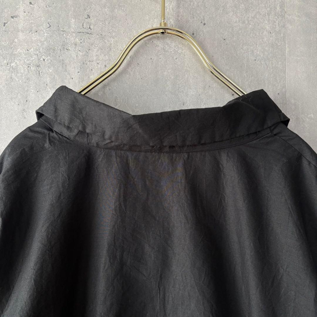 慈雨 ジウ 刺繍デザインカラーブラウス 変形ヘムライン 黒 40