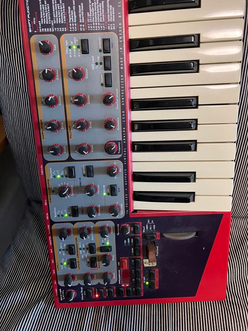 Nord Lead 2 シンセサイザー 49鍵 ジャンク音出ません電源つきます