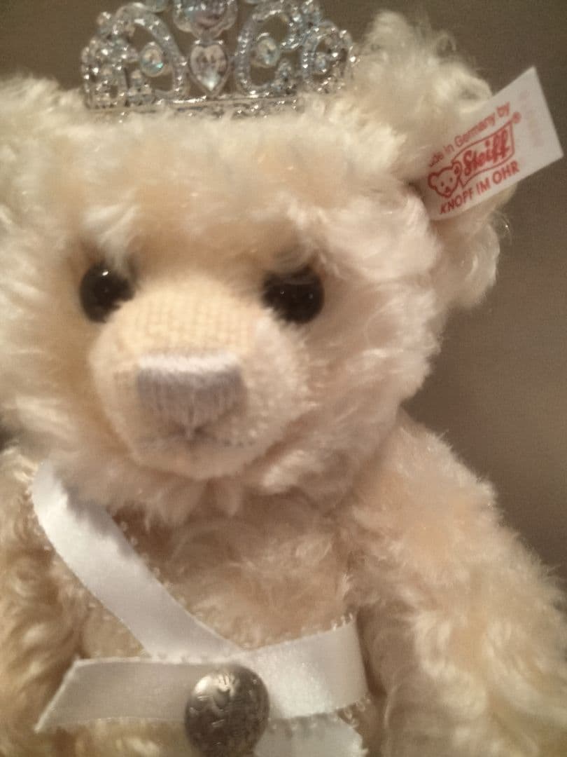 シュタイフ125年記念して2005年作られた紀宮様ご成婚記念プリンセス